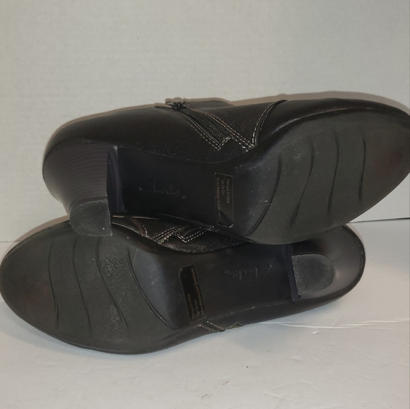 Clarke's Black Leather Bendables zip-up Bootie Size 10 - Picture 2 of 6